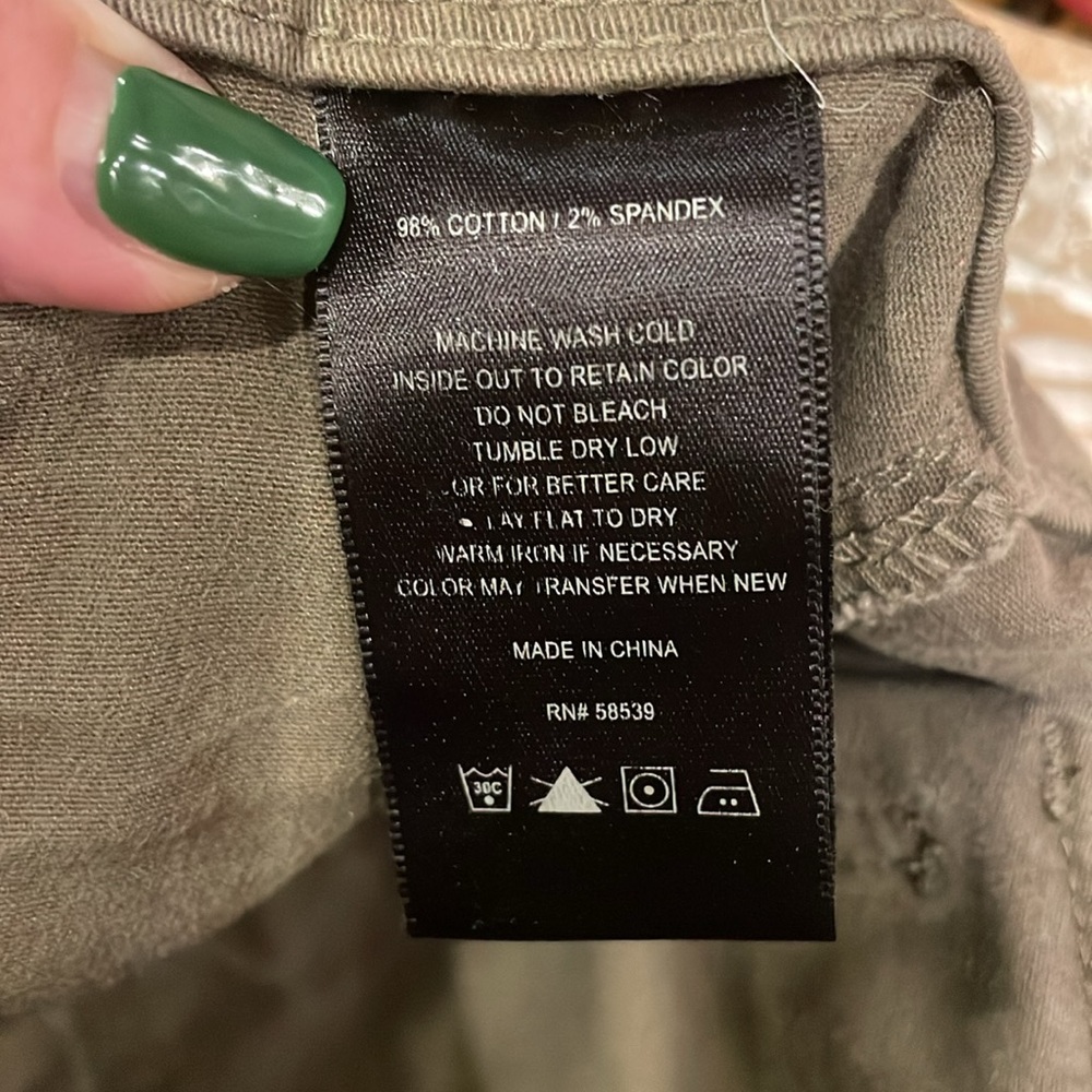 Evereve Kut From The Kloth Utility Short Olive branch Gorpcore Size 10 - Picture 11 of 13